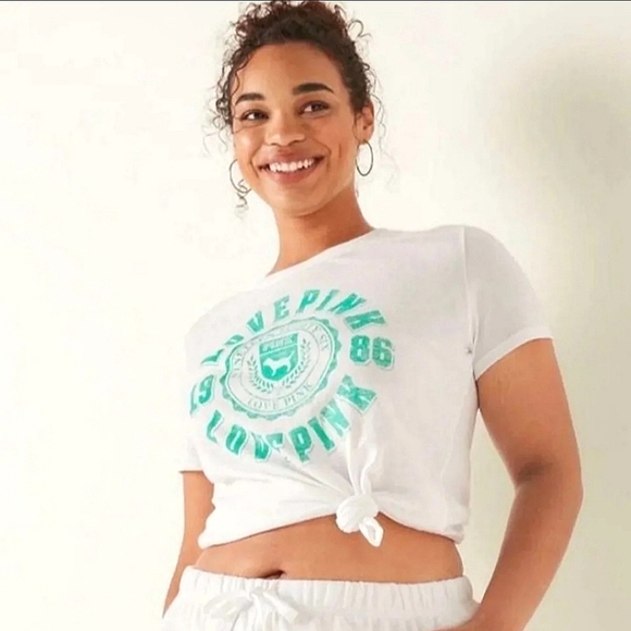 VS PINK Tee NWT! - Picture 2 of 3